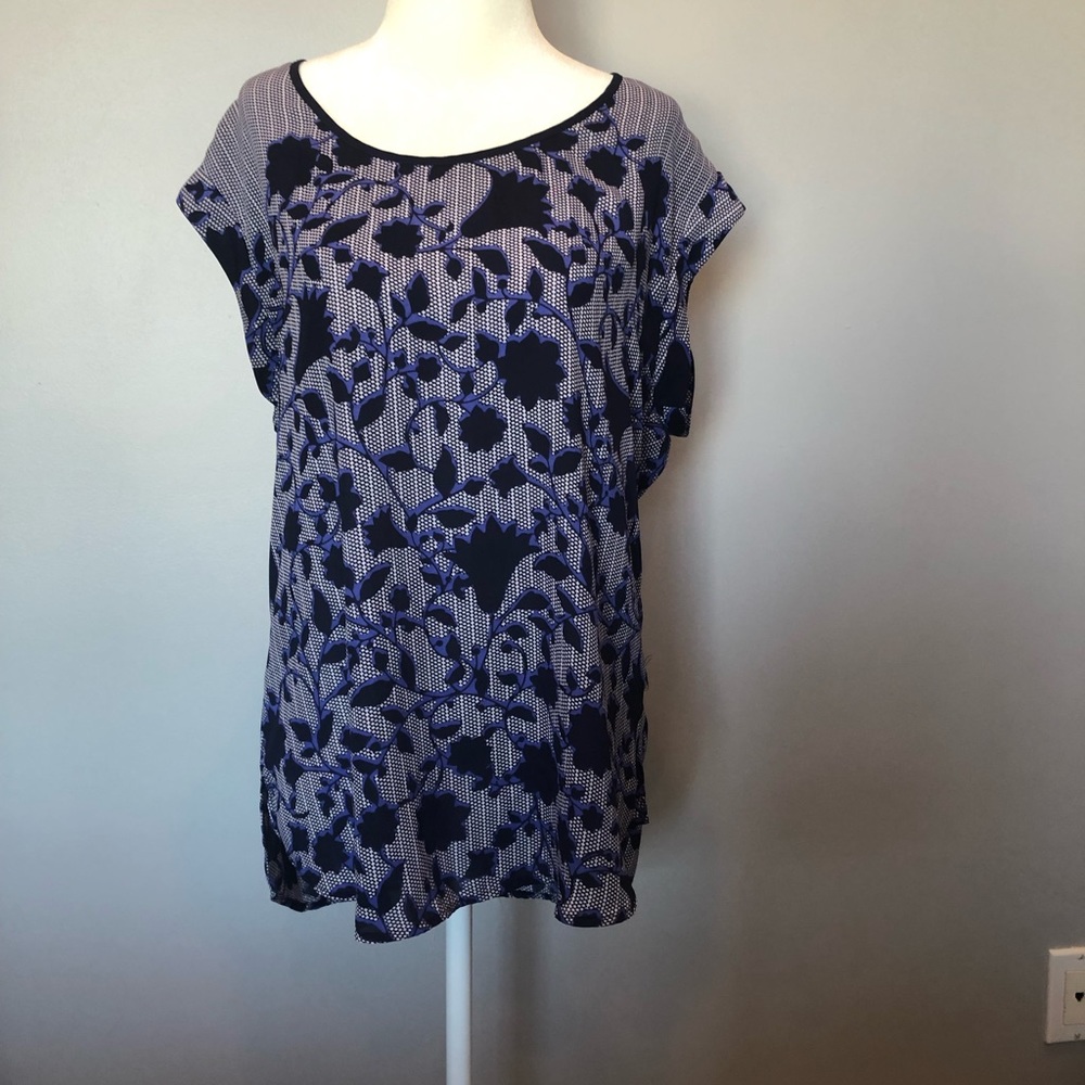 Daniel Rainn pretty purple black silky top